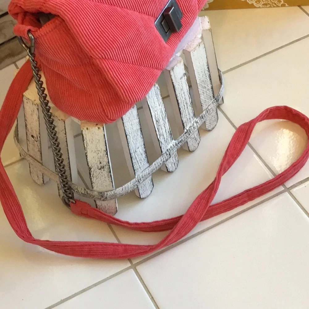 ‘Art Class’ Quilted Coral Soft Corduroy Crossbody (#2) - Picture 3 of 9